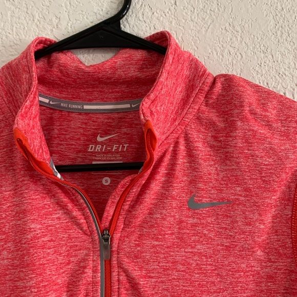 Nike half zip long sleeve athletic top - Picture 3 of 4